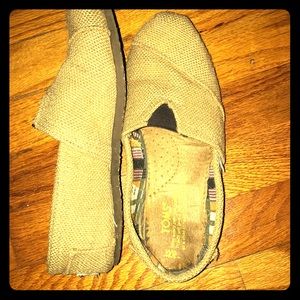 Tan Toms Size 39